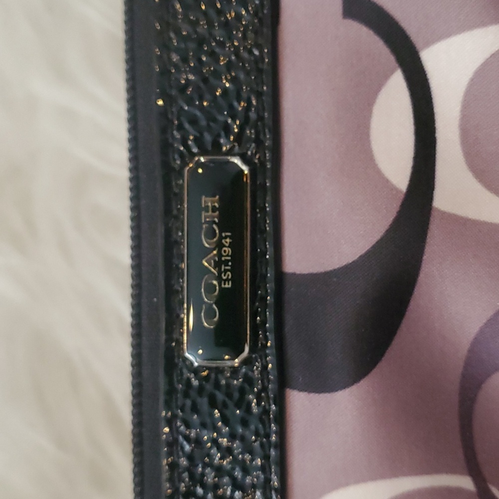 Coach wristlet - Picture 3 of 7